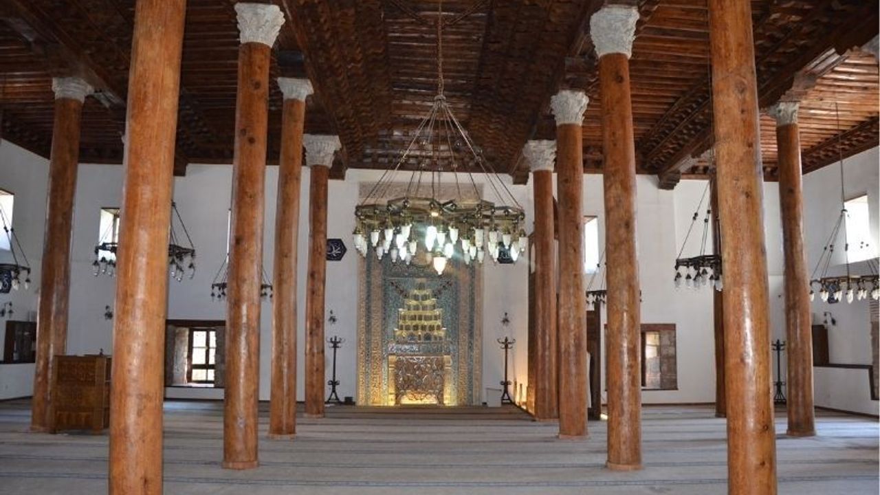 Cuma Hutbesinde Birlik ve Beraberlik Mesajı