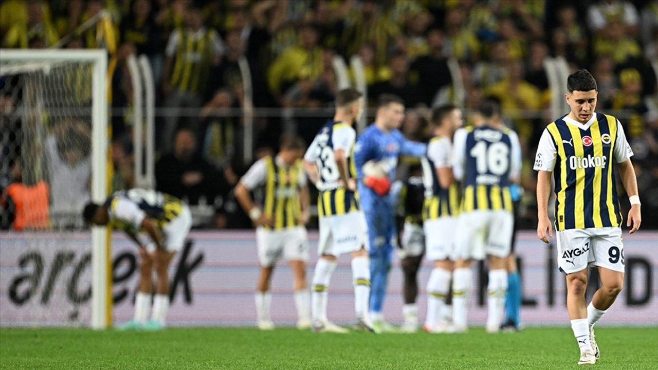 Fenerbahçe Lig Maçlarında 3 Haftadır Umduğunu Bulamıyor