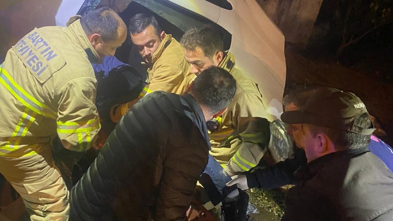 Bartın'da Otomobil Devrildi: 1 Ölü, 1 Yaralı