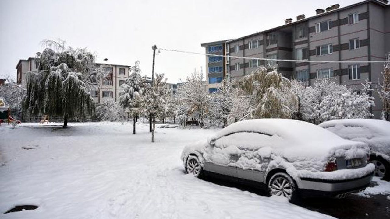 Bitlis’te Kar Kalınlığı 30 Santimetreye Ulaştı!
