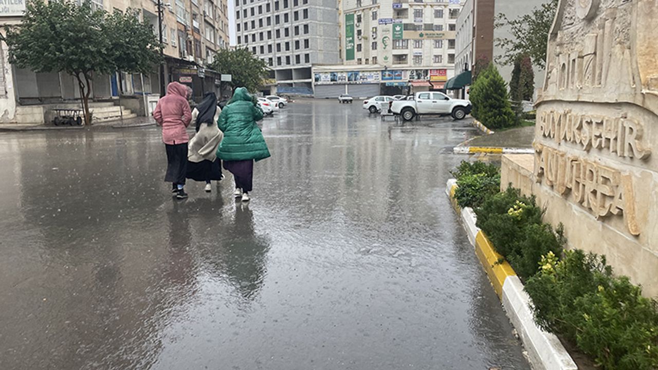 Gaziantep, Malatya ve Şanlıurfa'da Sağanak Yağış Etkili Oldu