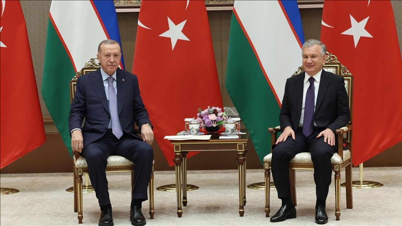 Cumhurbaşkanı Erdoğan, Özbekistan Cumhurbaşkanı Mirziyoyev ile Görüştü