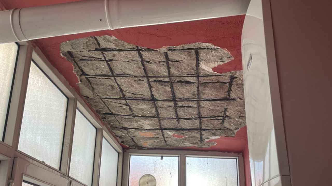 Yalova'da Yaşanan Depremde Balkonu Çöken Binadan Gelişmeler