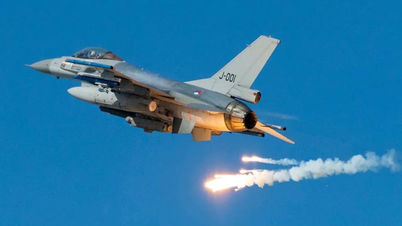 Hollanda, Ukrayna'ya 6 Adet F-16 Gönderme Kararı Aldı