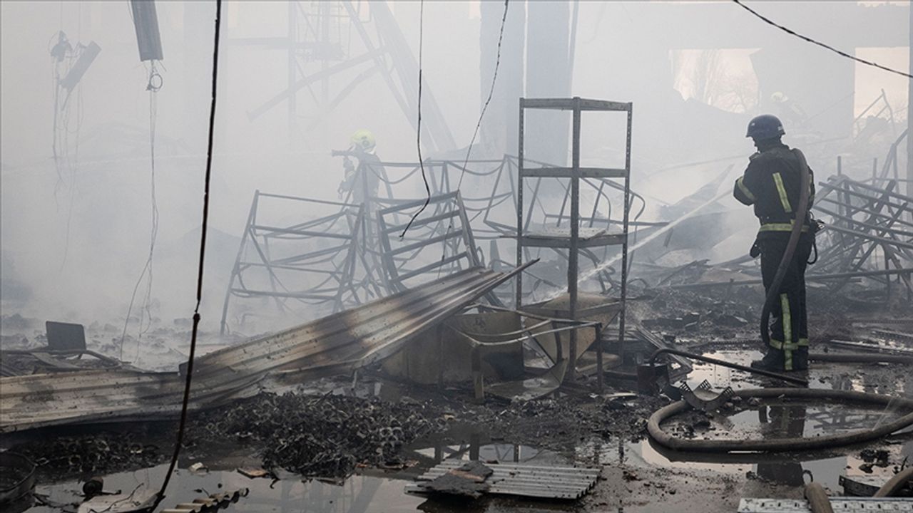 Ukrayna'yı Sarsan Füze Saldırısı: Ölü Sayısı 39'a Yükseldi