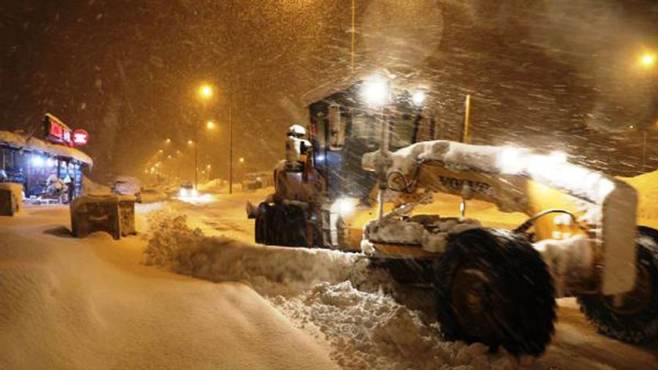 Bitlis’teki Kar Kalınlığı 120 Santimetreyi Geçti