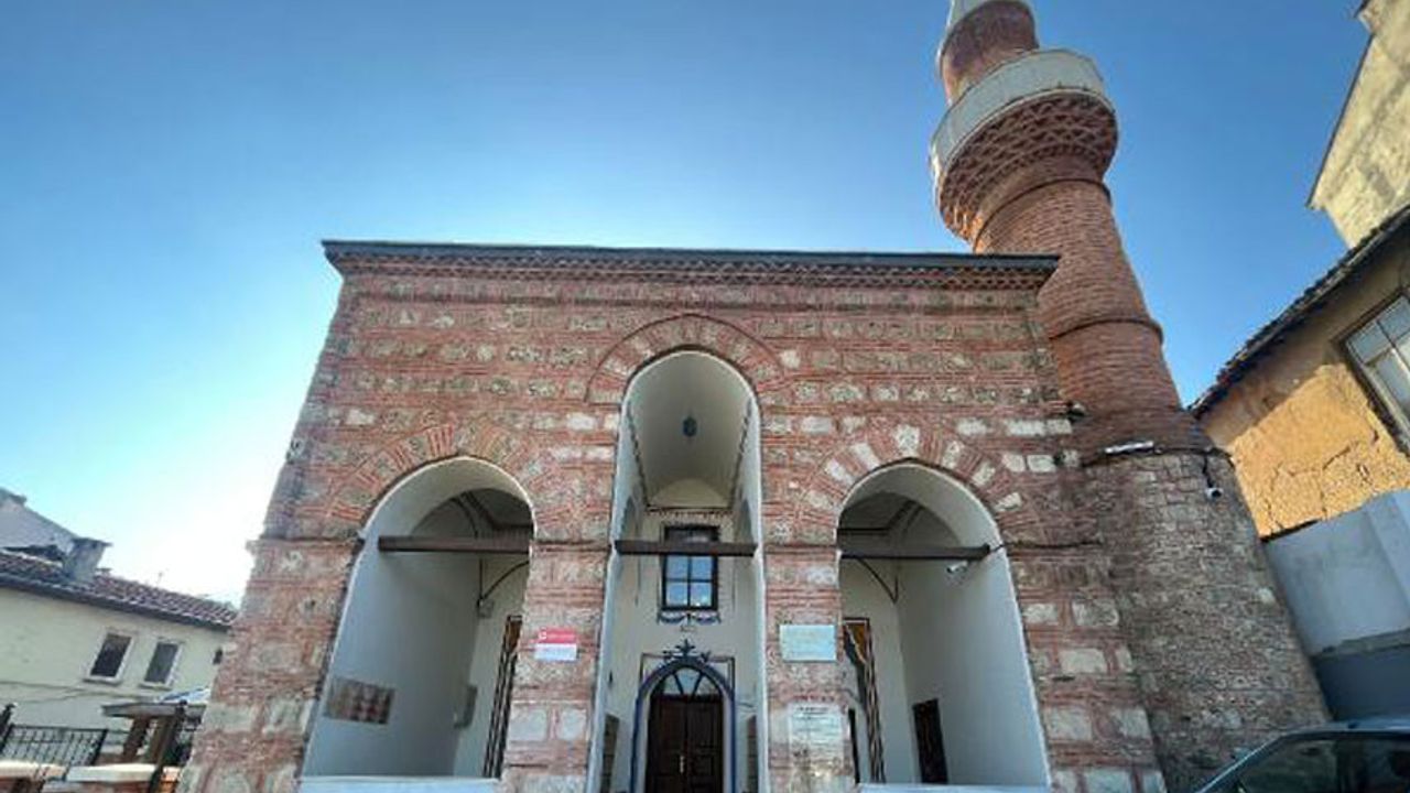 Bursa’daki Meydancık Camii’nin Levhasını Çalıp Sattılar