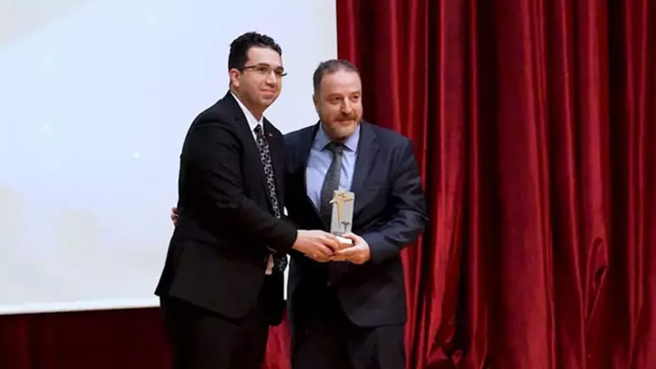“Yılın Yenilikçi Dahili Bilimler Doktoru Ödülü”
