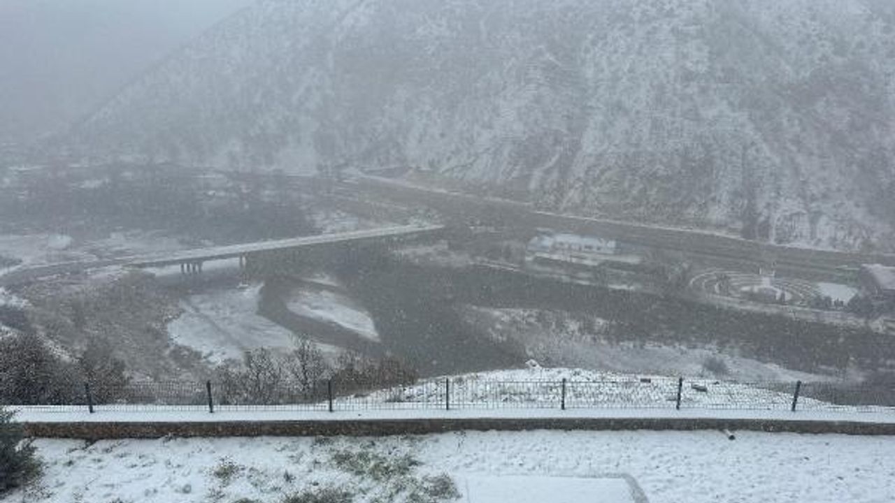 Tunceli'de Kar Yağışı Etkisini Arttırdı