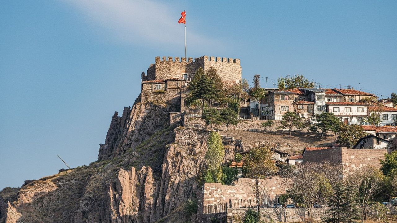 Ankara Kalesi: Zamanın Tanığı, Tarihi Kucaklıyor