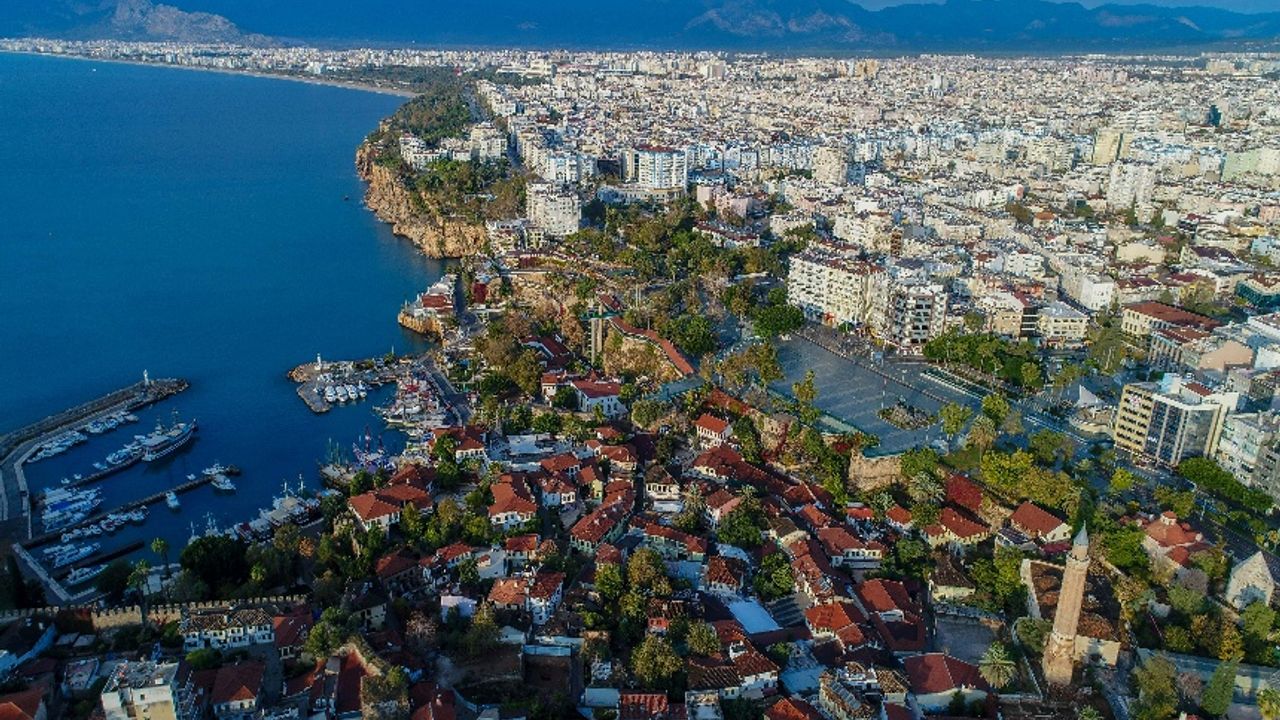 Antalya'da Yabancılar Geri Çekiliyor: Kiralar Yüzde 15 Geriledi