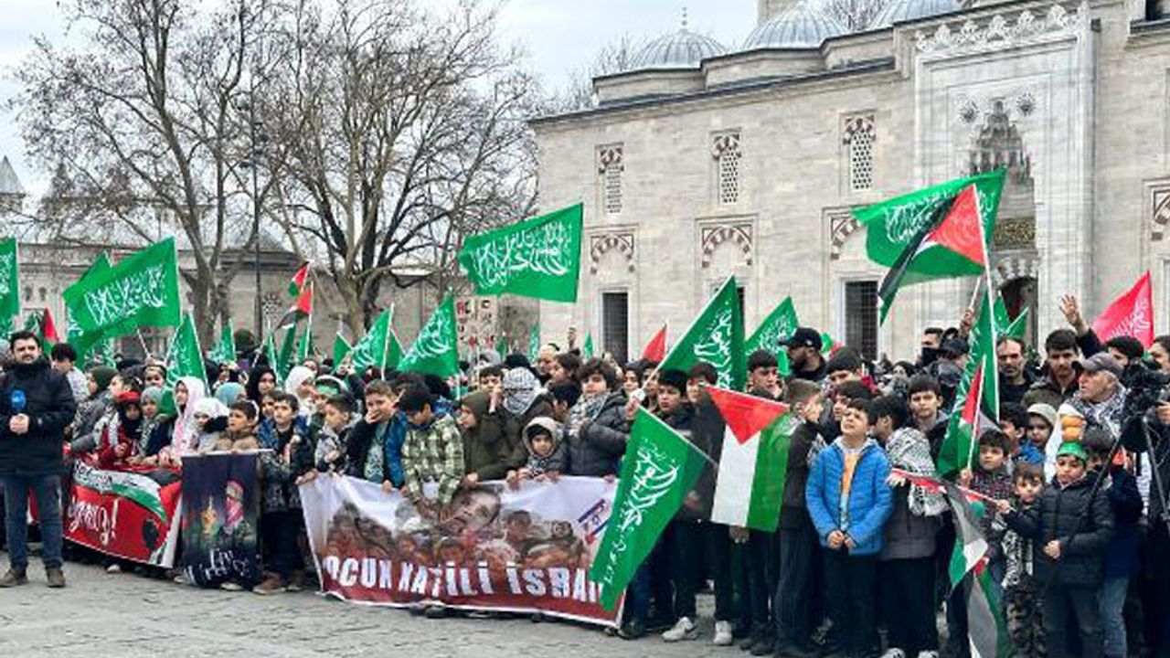 Filistin’e Destek İçin Fatih’te Yürüyüş Düzenlendi