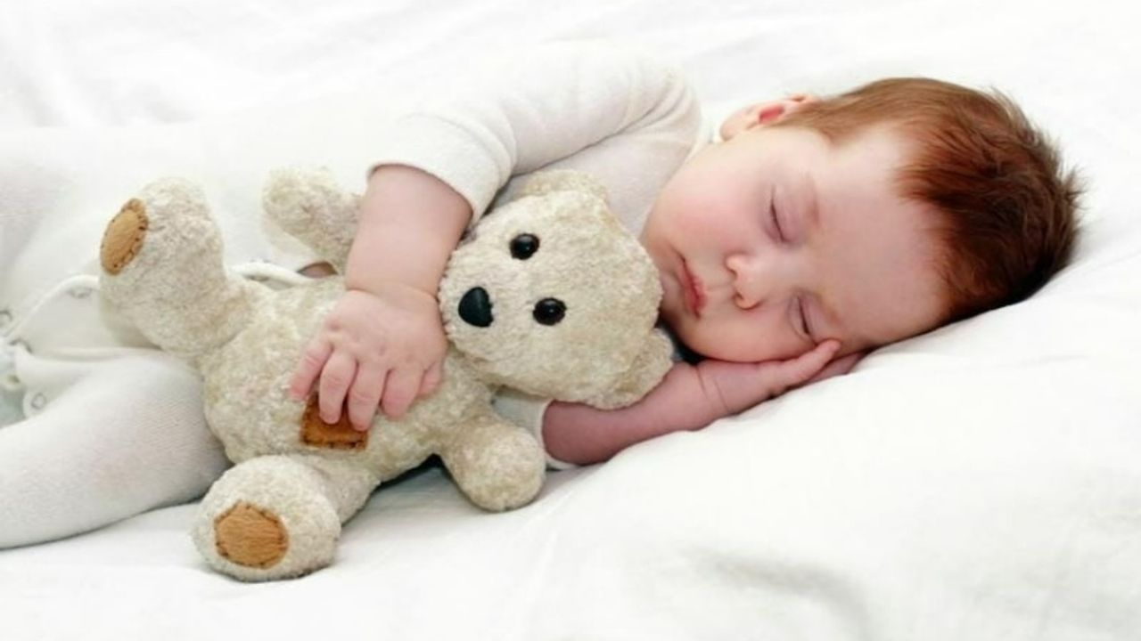 Bebekleri Uyutmak İçin Neden Ninni Söylenir?