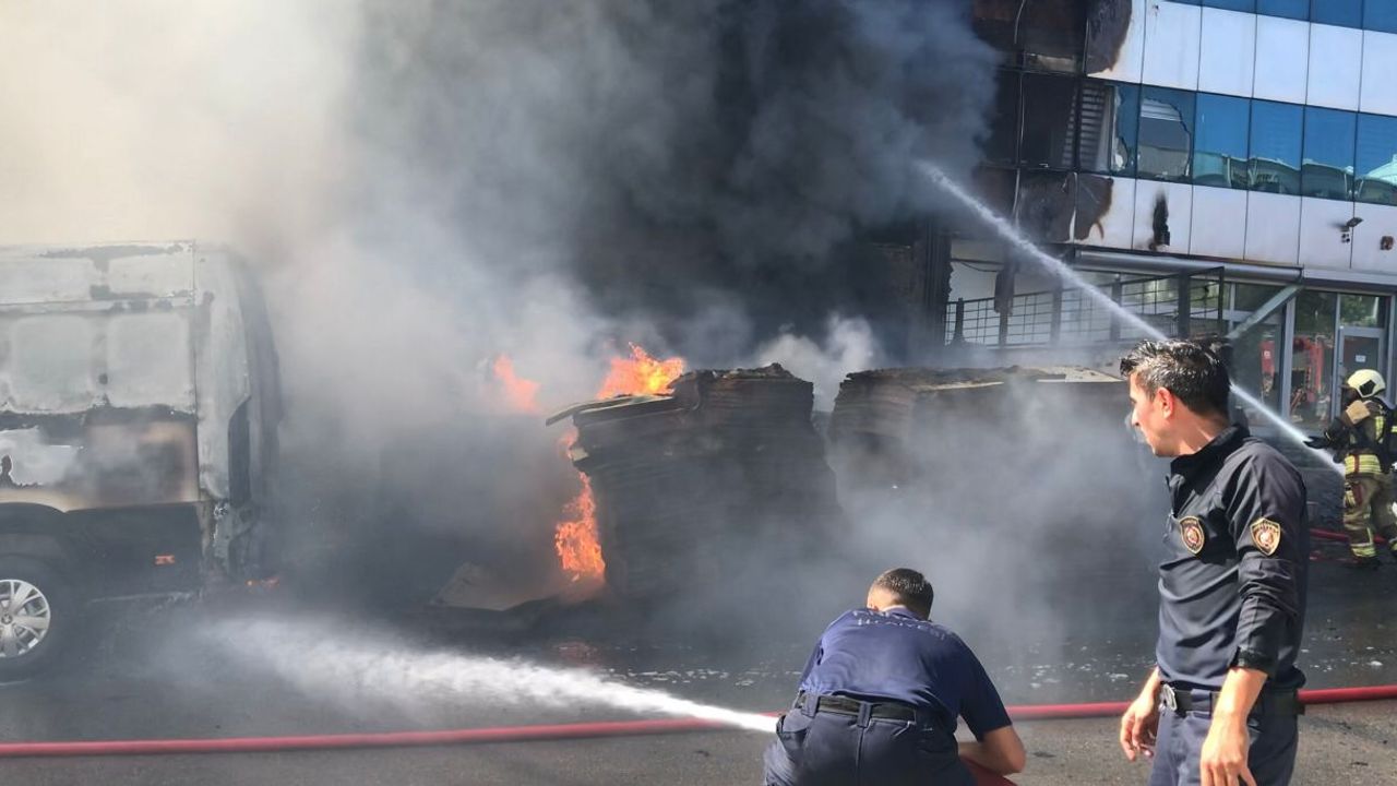 Ankara Mamakta Boş Dükkânda Yangın Çıktı!