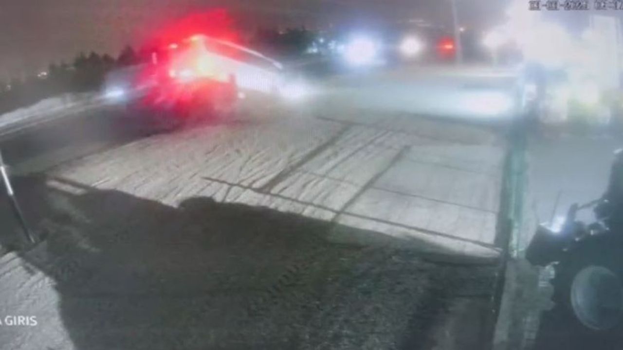 Ankara'da Yolcu Otobüsü Su Kanalına Düştü: Çok Sayıda Yaralı Var!