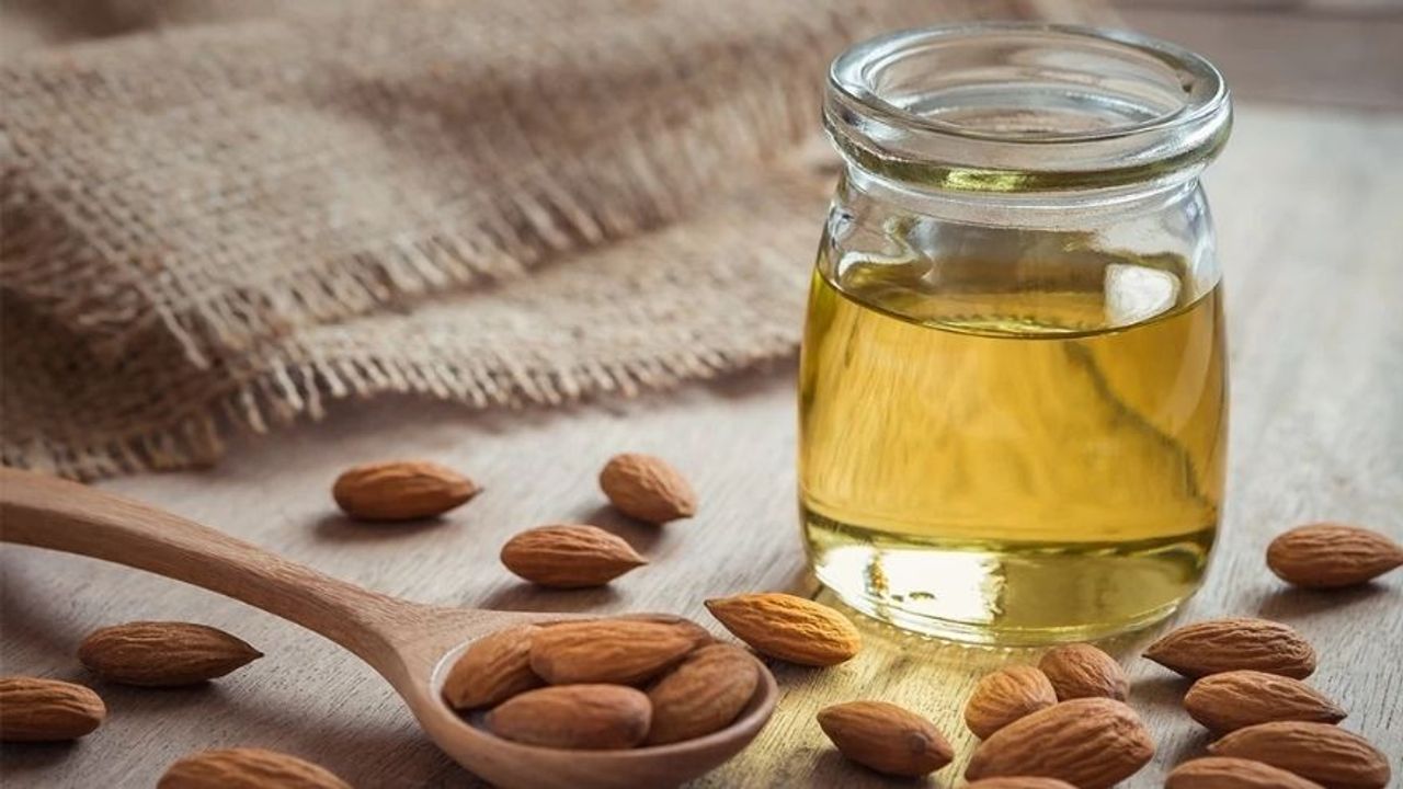 Badem Yağının Faydaları Nelerdir? Kullanım Alanları ve İçeriği