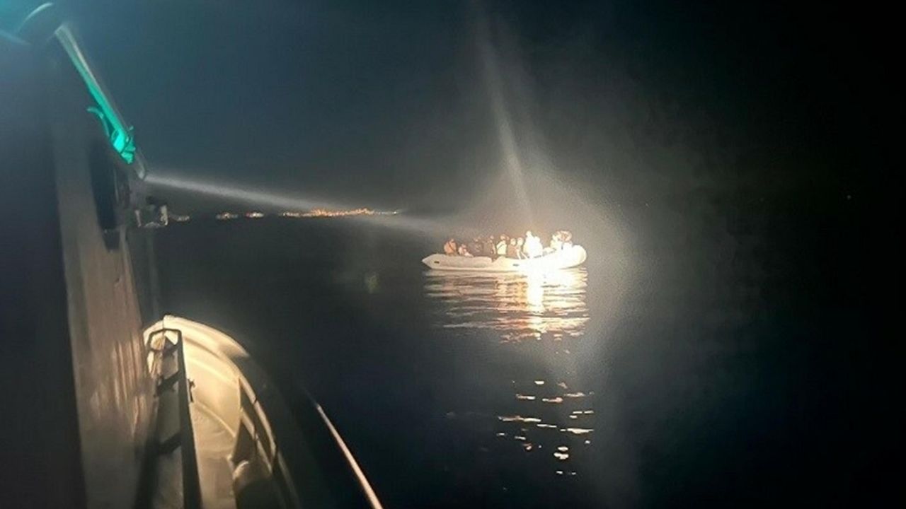 Datça Açıklarında Can Pazarı: 22 Göçmen Kurtarıldı!