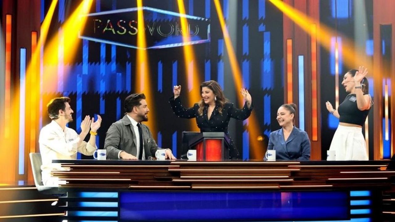 Enis Arıkan ve Şebnem Bozoklu Password’da Buluştu