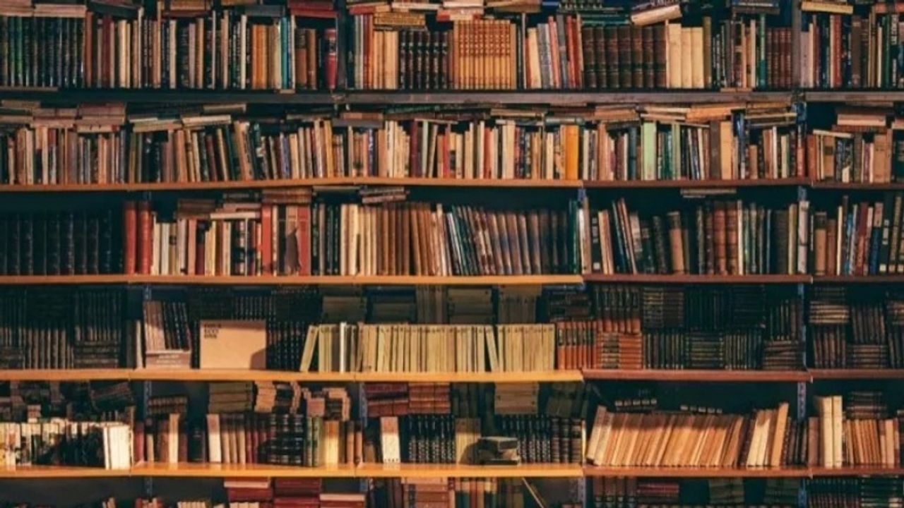 Rüyada Kütüphane Görmek, Kitap Almak, Aramak, Düzenlemek Ne Anlama Gelir?