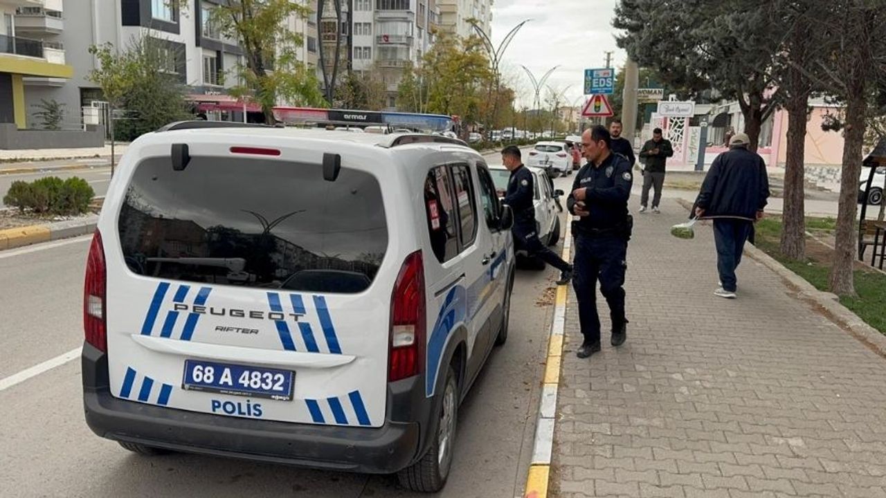 Aksaray'da Bıçaklı Kavga Kanlı Bitti: 2 Çocuk Yaralandı