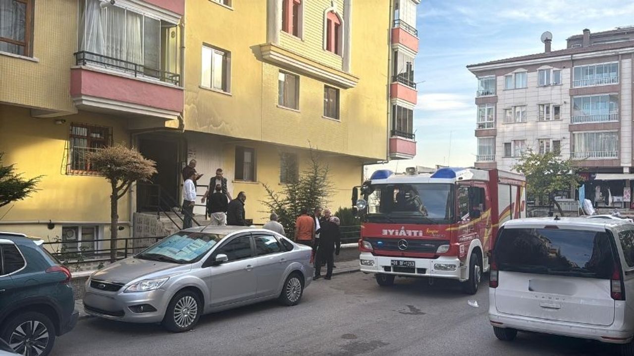 Ankara Keçiören’de Apartmanda Yangın Çıktı: Ev Küle Döndü