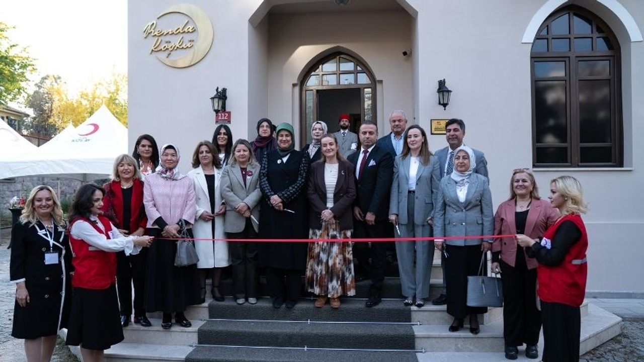 Ankara’da ‘Türkiye Yüzyılı Kadınları’ Sergisi Açıldı