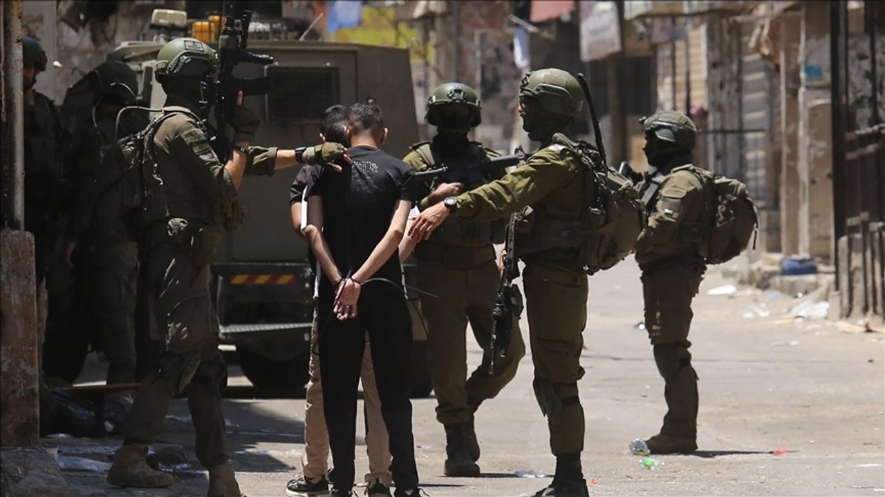 Ateşkes Rüzgârı Yerini Şiddete Bıraktı: İsrail Batı Şeria’da 44 Filistinliyi Tutukladı