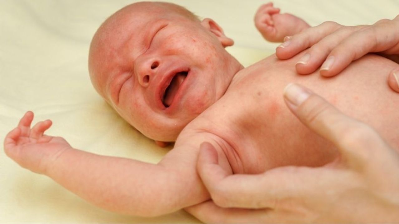 Çocuklarda Fıtık Nasıl Anlaşılır? Aileler Nelere Dikkat Etmeli?