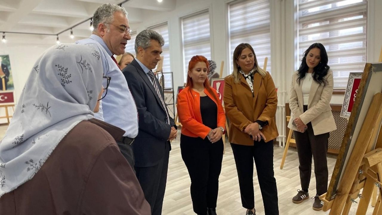 Cumhuriyet’in Işığında Sanat: TİSAM Sergisi Açıldı