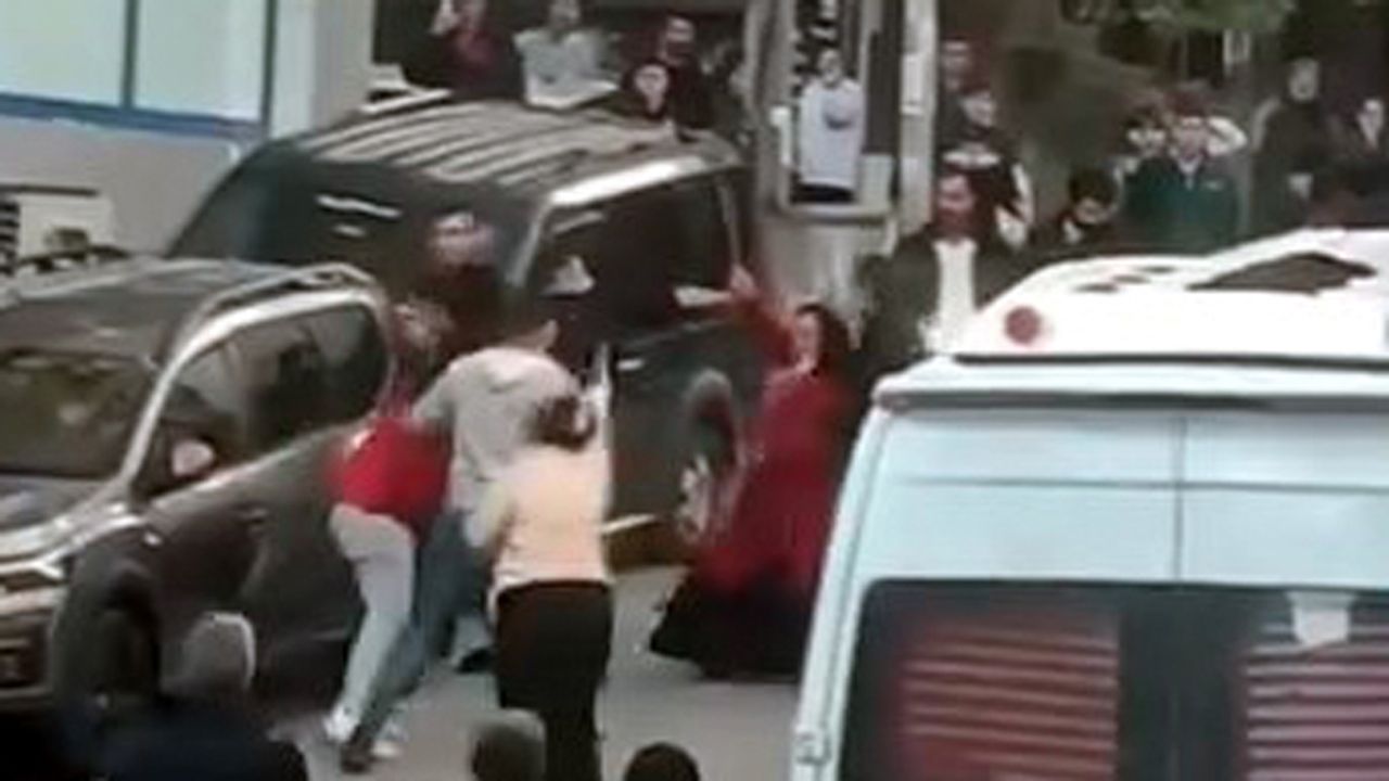 Esenyurt’ta Akraba Aileler Arasında Kanlı Kavga: 1 Ölü, 4 Yaralı