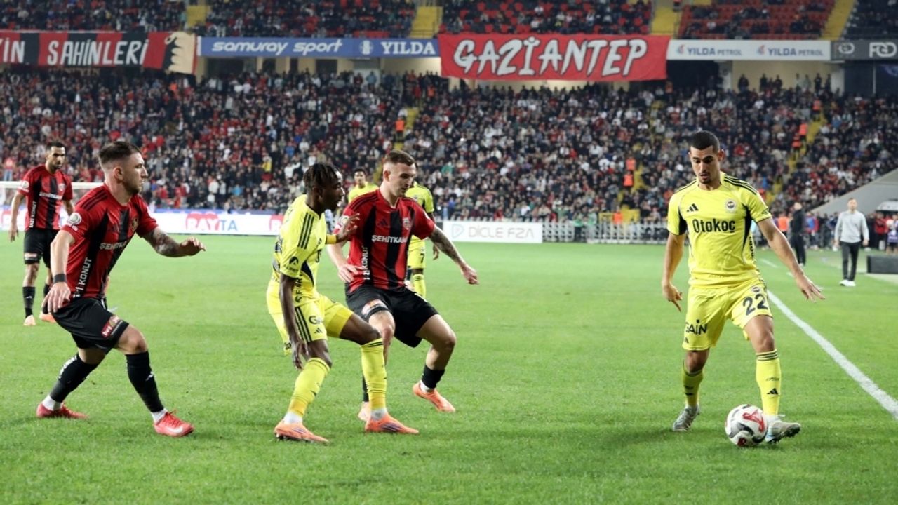 Fenerbahçe, Gaziantep FK’yı 4-0 Yendi: En Nesyri ve Talisca Şov Yaptı