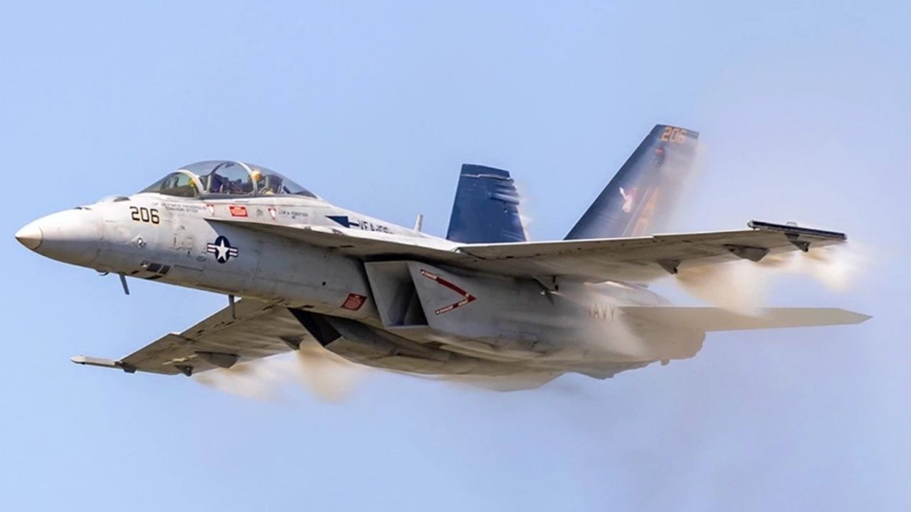 Güney Çin Denizi’nde ABD Helikopter ve Uçak Düşürüldü