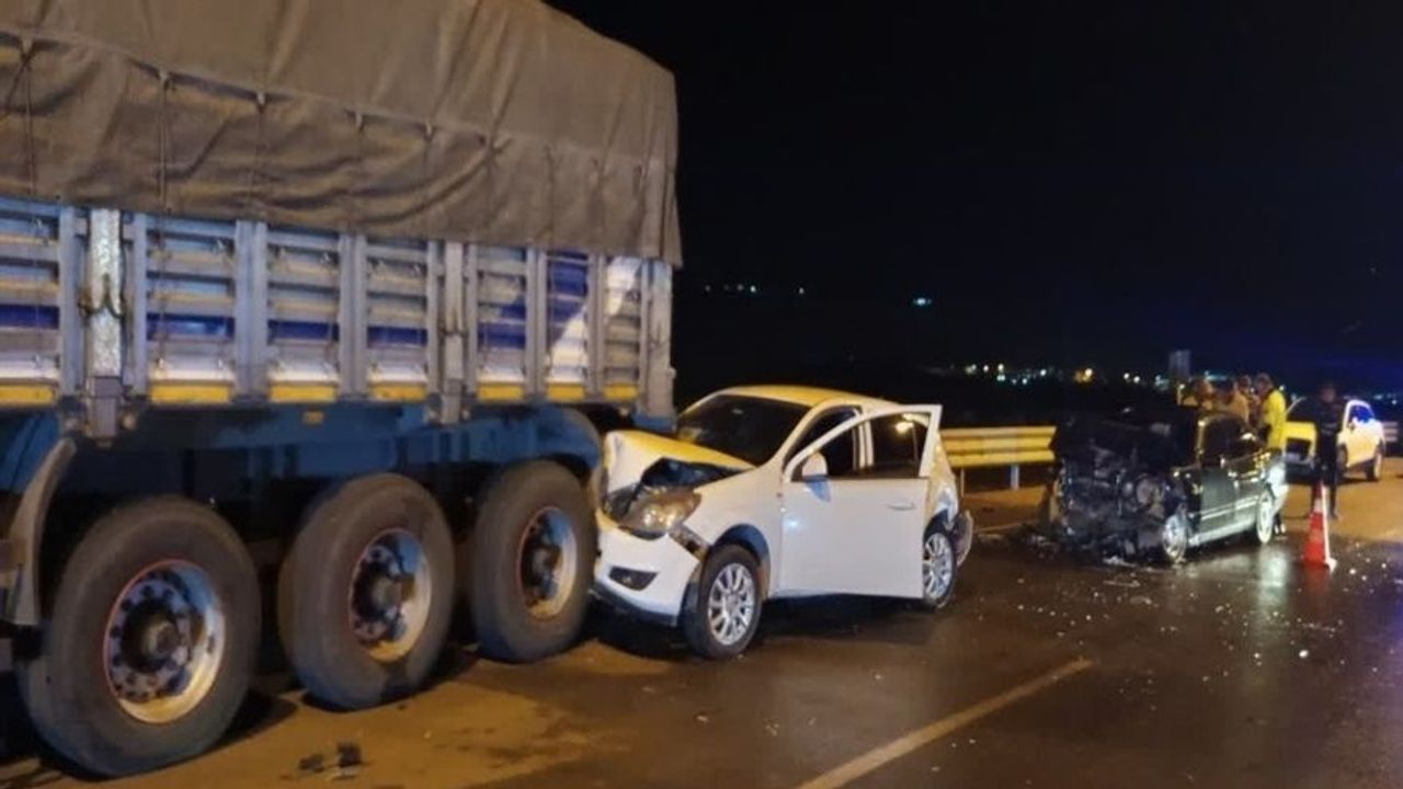 Hatay Reyhanlı’da Zincirleme Kaza! 3 Araç Çarpıştı: 2 Yaralı