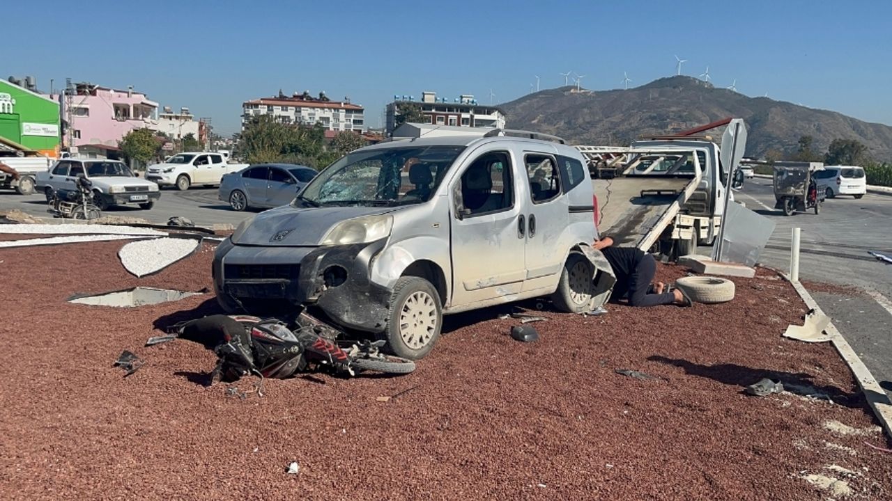 Hatay’da Kavşakta Korkunç Kaza! 2’si Ağır 6 Yaralı