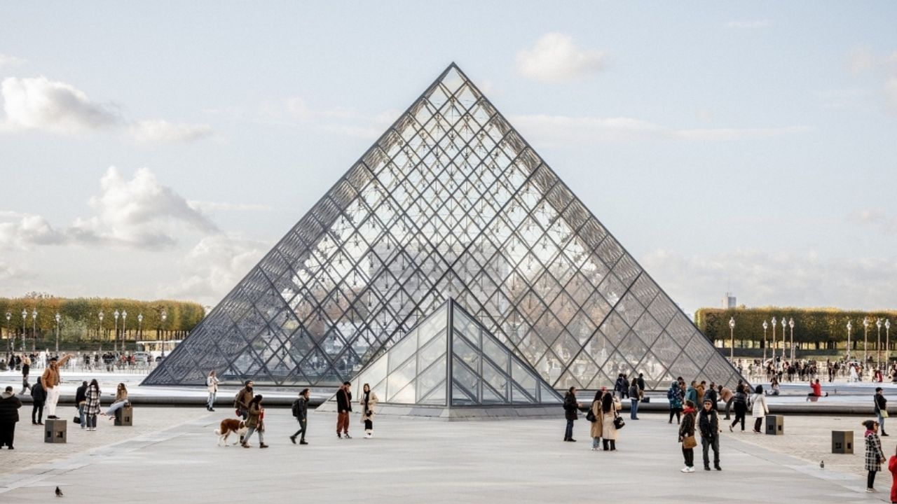 Louvre Soygununda Yeni Gelişme: 2 Şüpheli Gözaltında