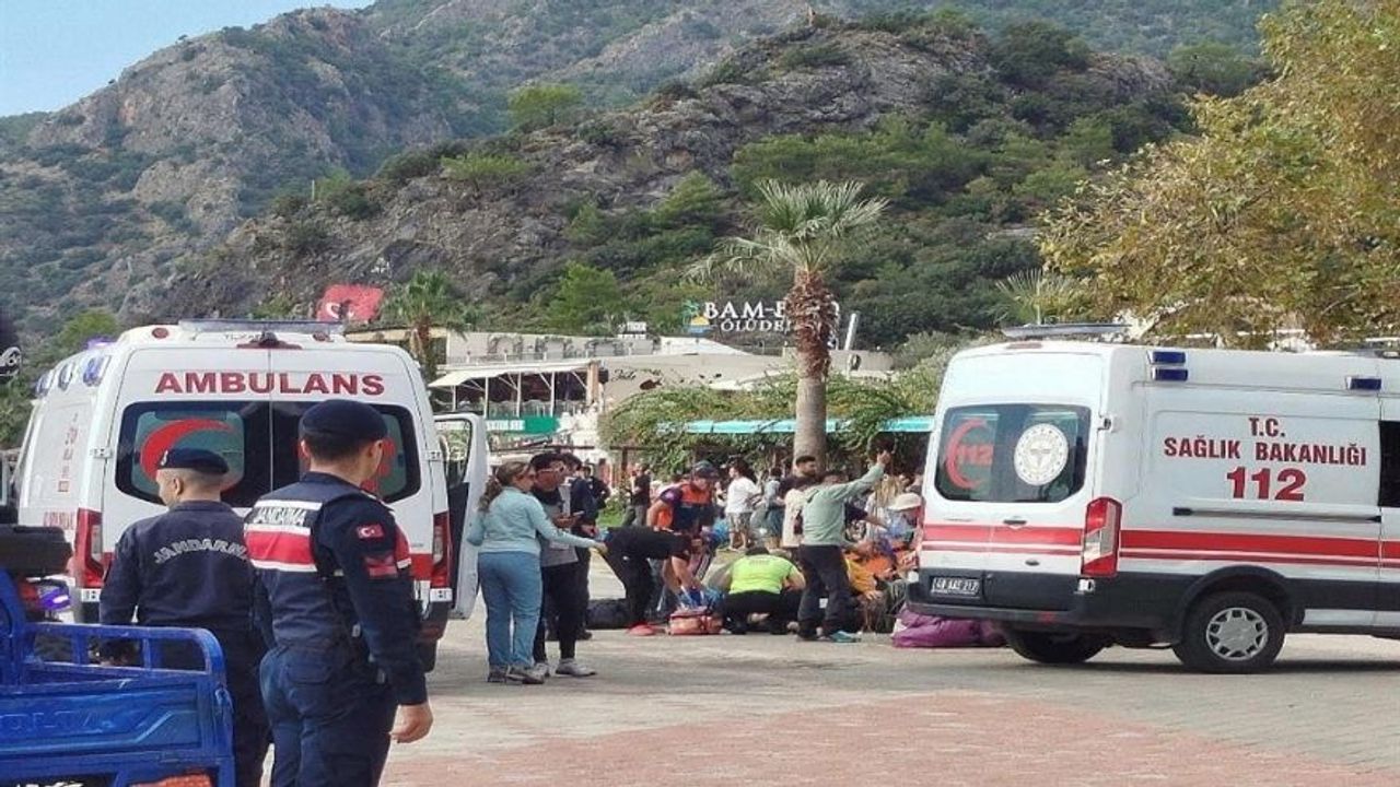 Muğla Fethiye'de 2 Yamaç Paraşütü Havada Çarpıştı: 3 Yaralı