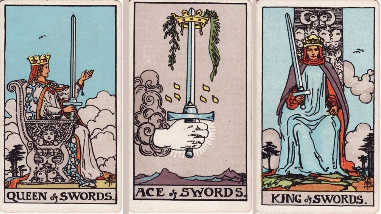 Tarot Kılıç Kartları Ne Anlatır? Mantık ve Karar