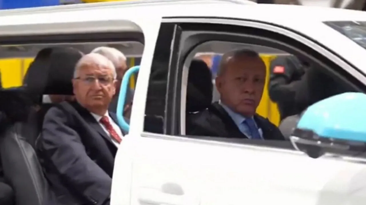 Togg’un Limuzin Modeli İlk Kez Görücüye Çıktı! Cumhurbaşkanı Erdoğan Törene Böyle Geldi