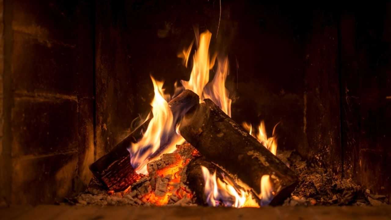 Ateşin Tarihi Değişiyor! Barnham Kazılarında 400 Bin Yıllık Ateş Kullanımı Belgelendi