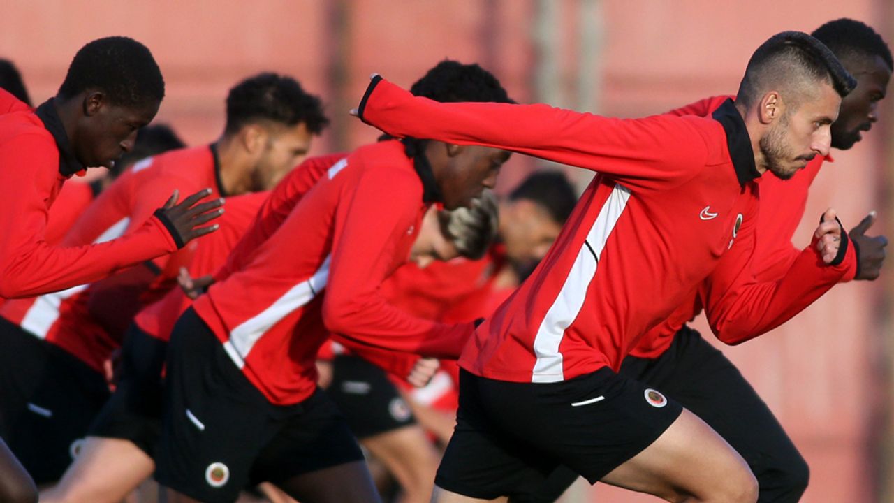 Gençlerbirliği Başakşehir’i Ağırlıyor: Hedef Kötü Gidişe Son vermek