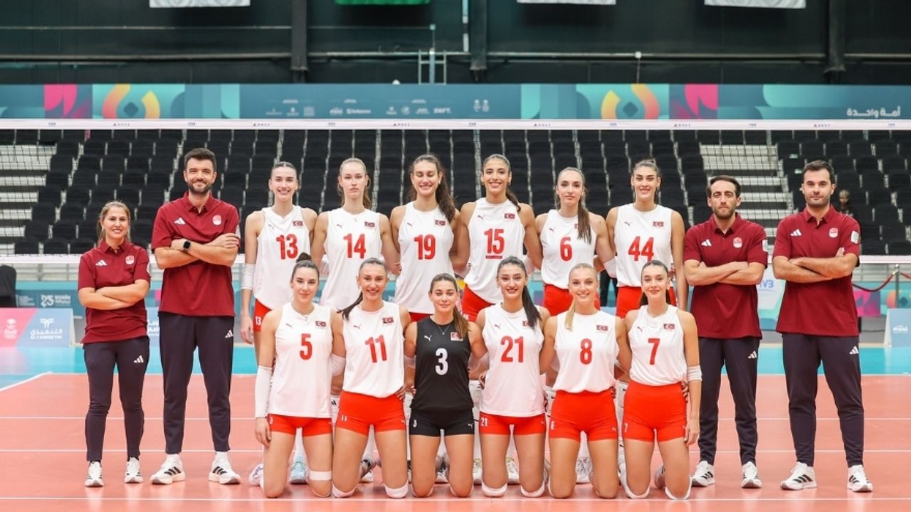 A Milli Voleybol Takımı Afganistan’ı Set Vermeden Geçti!