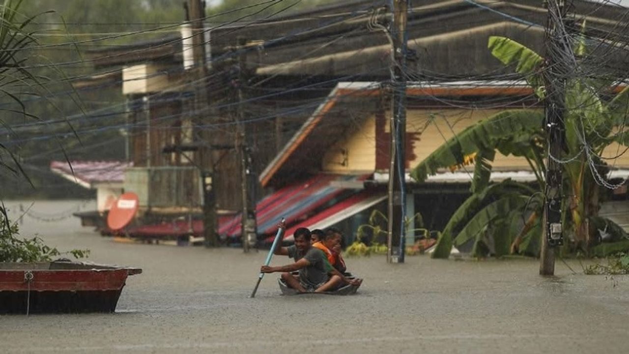 Güney Tayland’ı Vuran Sel Felaketinde Ölü Sayısı Artıyor