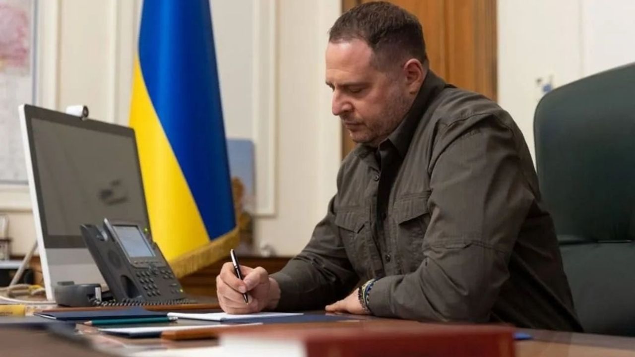 Ukrayna Başkanlık Ofisi Başkanı'ndan İstifa: Zelenskiy Kararı Açıkladı