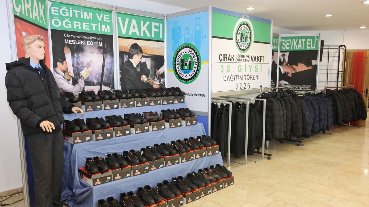 Ankara’da Bin Çırak Öğrenciye Kıyafet Desteği Başladı