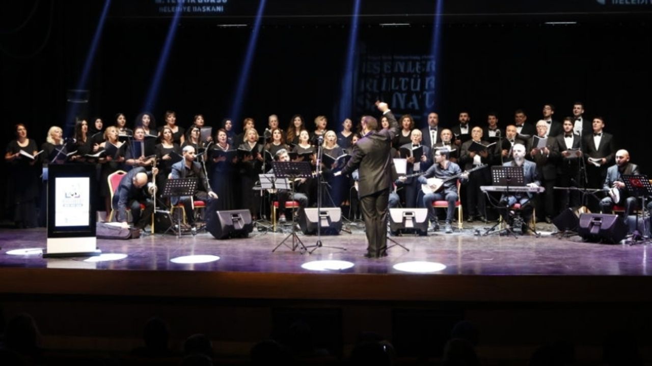 Ankara’da Ücretsiz Halk Müziği Konseri: THM Korosu Sahnede