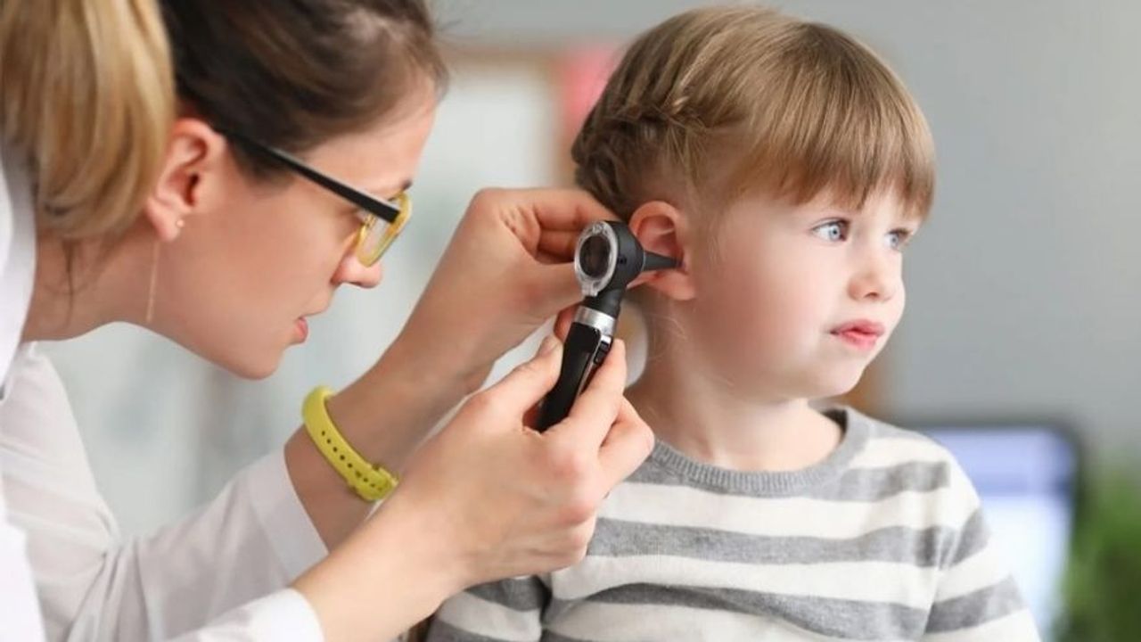 Orta Kulak İltihabı Nedir? Nedenleri, Belirtileri ve Tedavisi