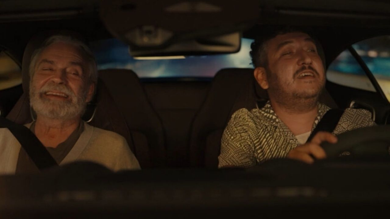 Yan Yana Gişede Fırtına Gibi: 2,2 Milyon Seyirciyi Aştı