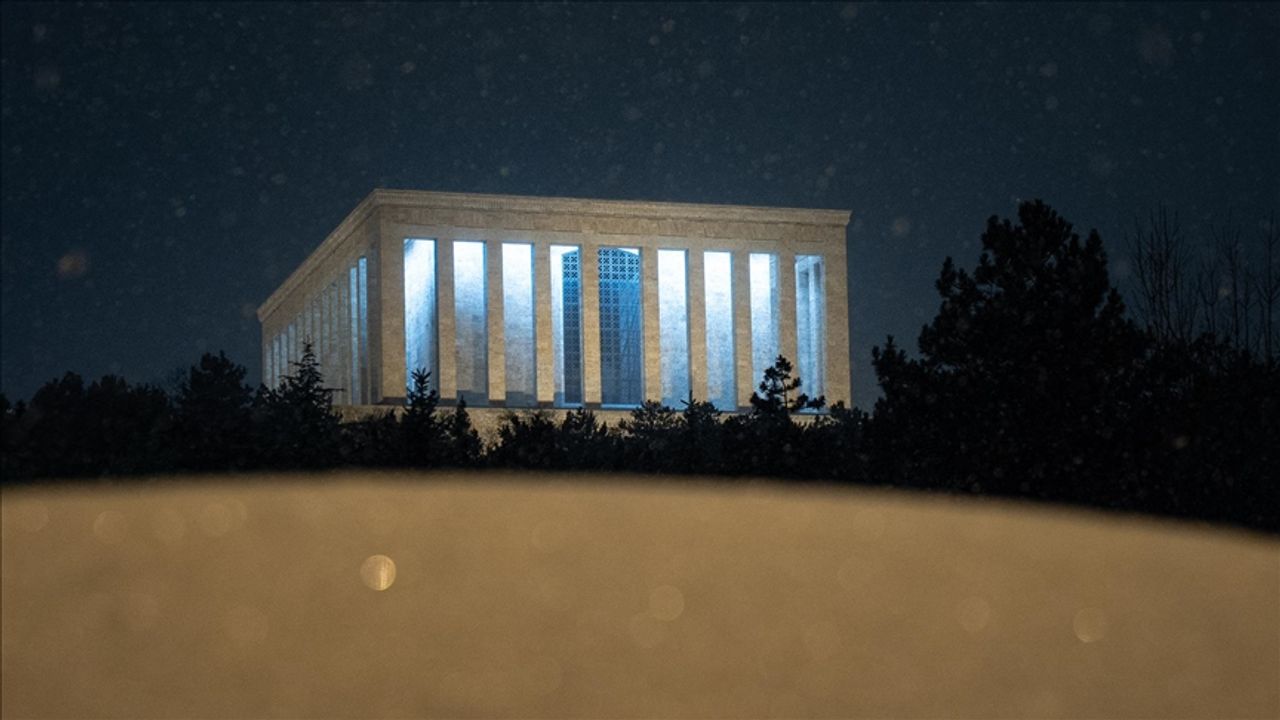 Ankara Yeni Yıla Kar Altında Uyandı: Başkent Bembeyaz!