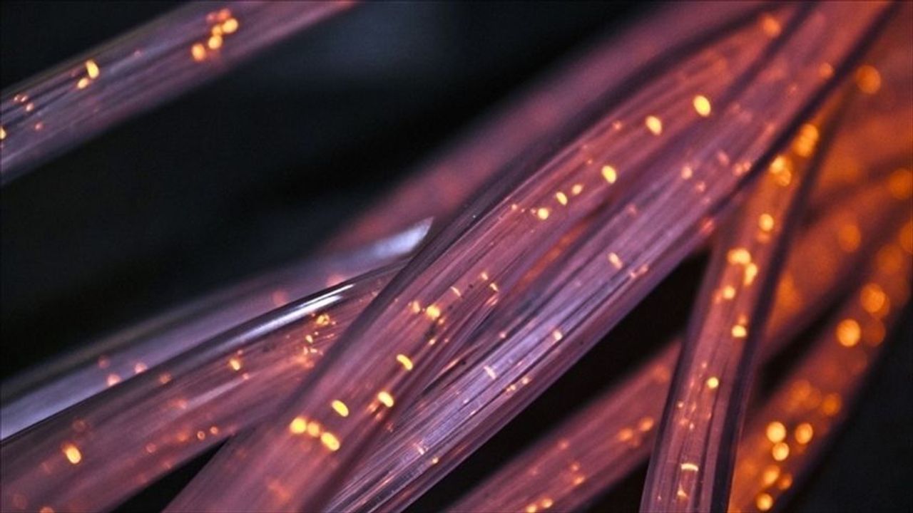 Bakan Uraloğlu Rekoru Duyurdu: Fiber Ağımız Dünyayı 16 Kez Dolanıyor