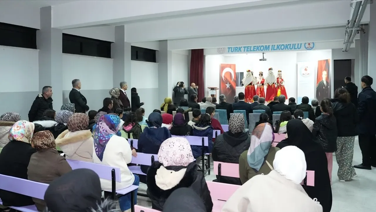 Çubuk'ta 18 Bin Öğrenci için Karne Zili Çaldı